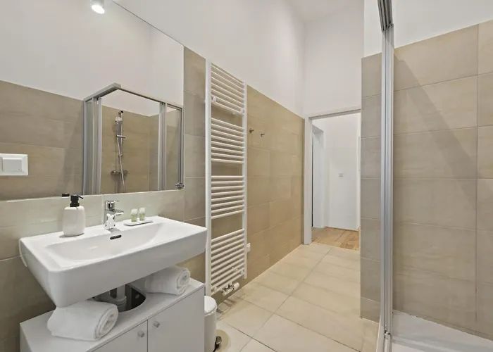 Stadtpark Is Calling - By 4ty3 Apartment